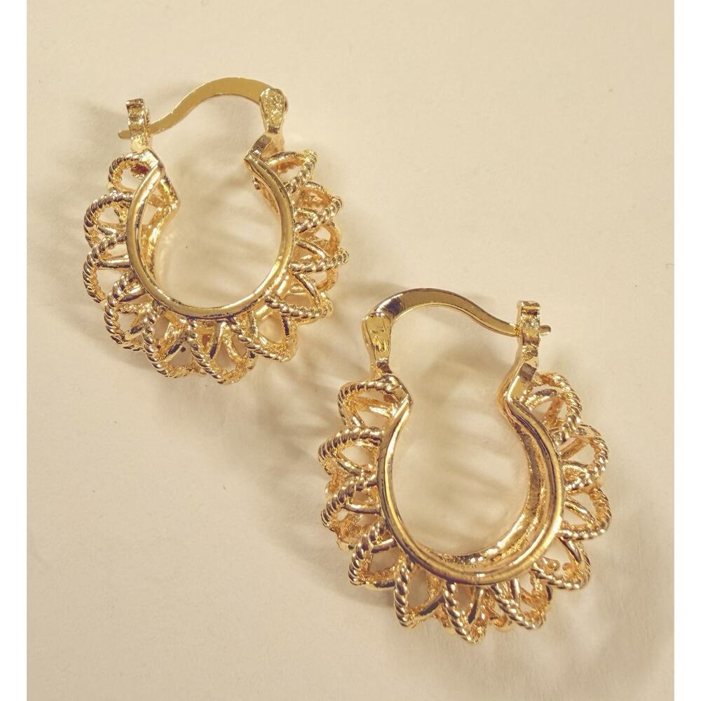 18K Gold Filled SMALL Oro Laminado Elegant Round Twist Basket Hoop Earrings